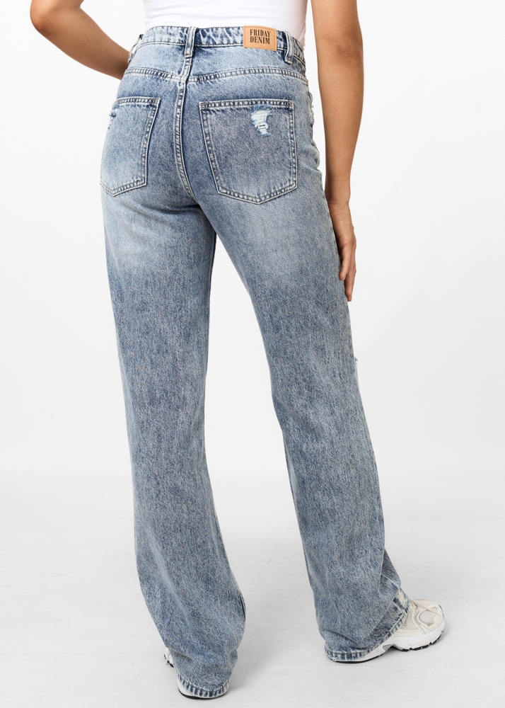 Straight leg 90’s jeans destroyed