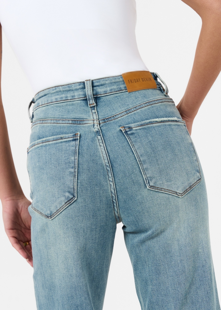 Straight leg stretch jeans