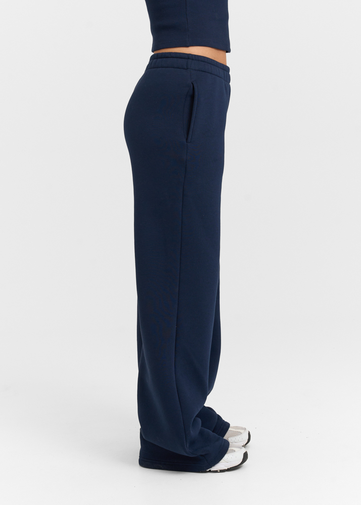 Move sweatpants