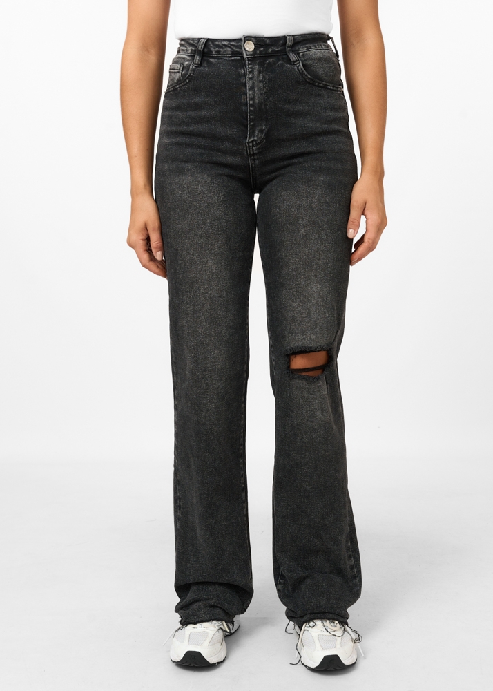 Straight leg destroyed stretch jeans