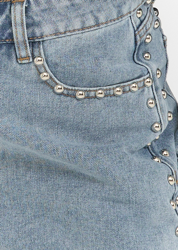 Luca stud short