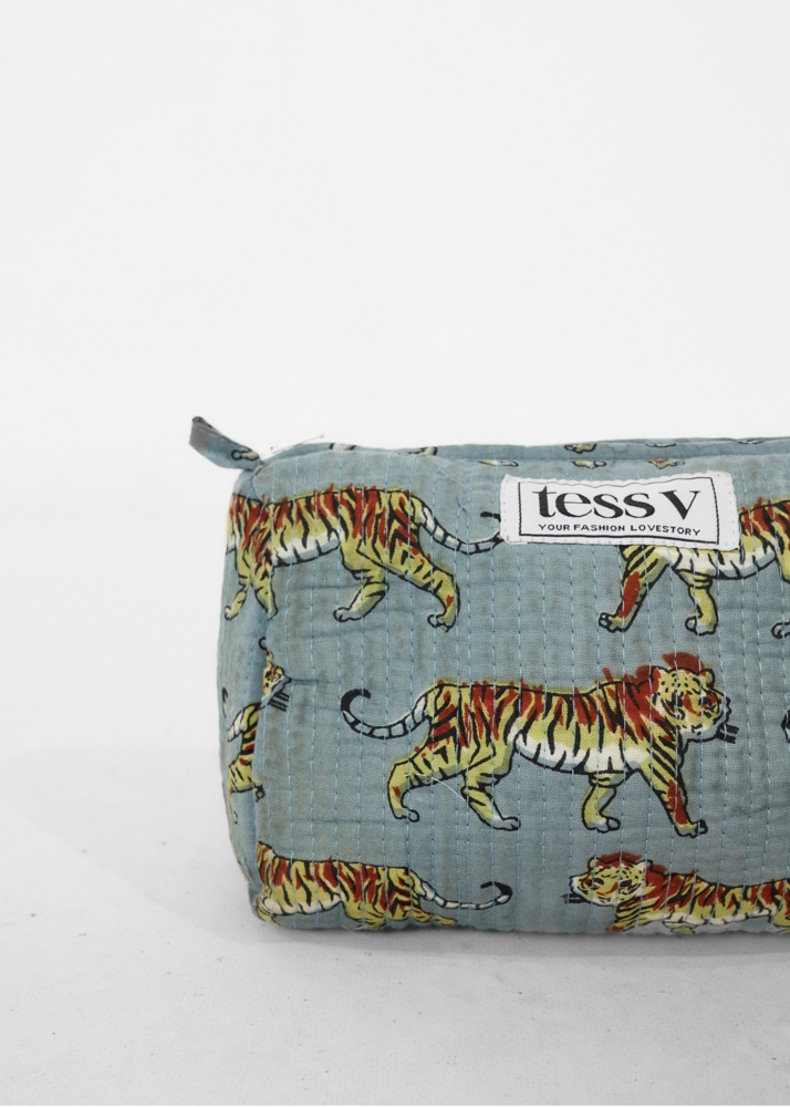 Amy toilettas medium