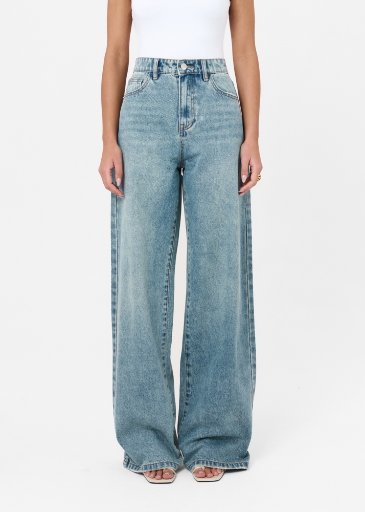 Wide leg classic jeans