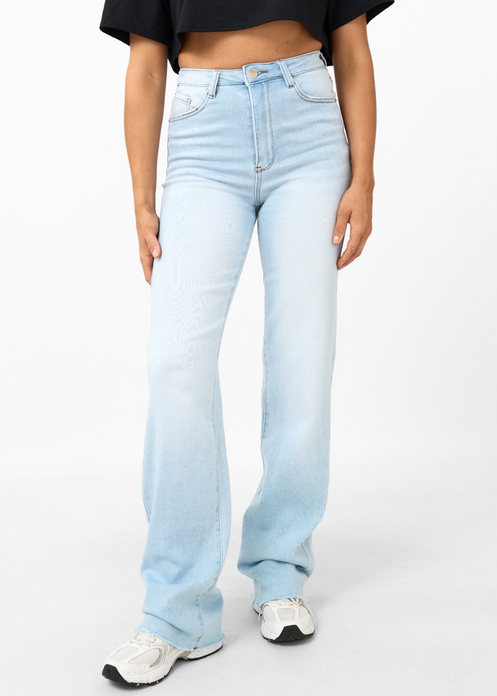 Straight leg stretch jeans