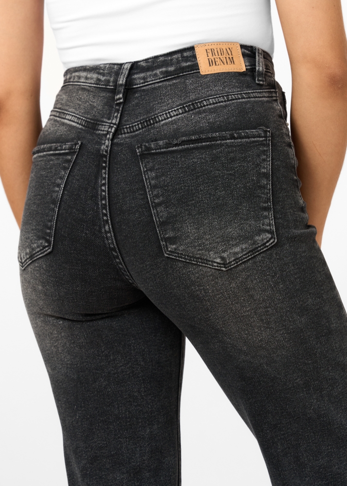 Straight leg destroyed stretch jeans