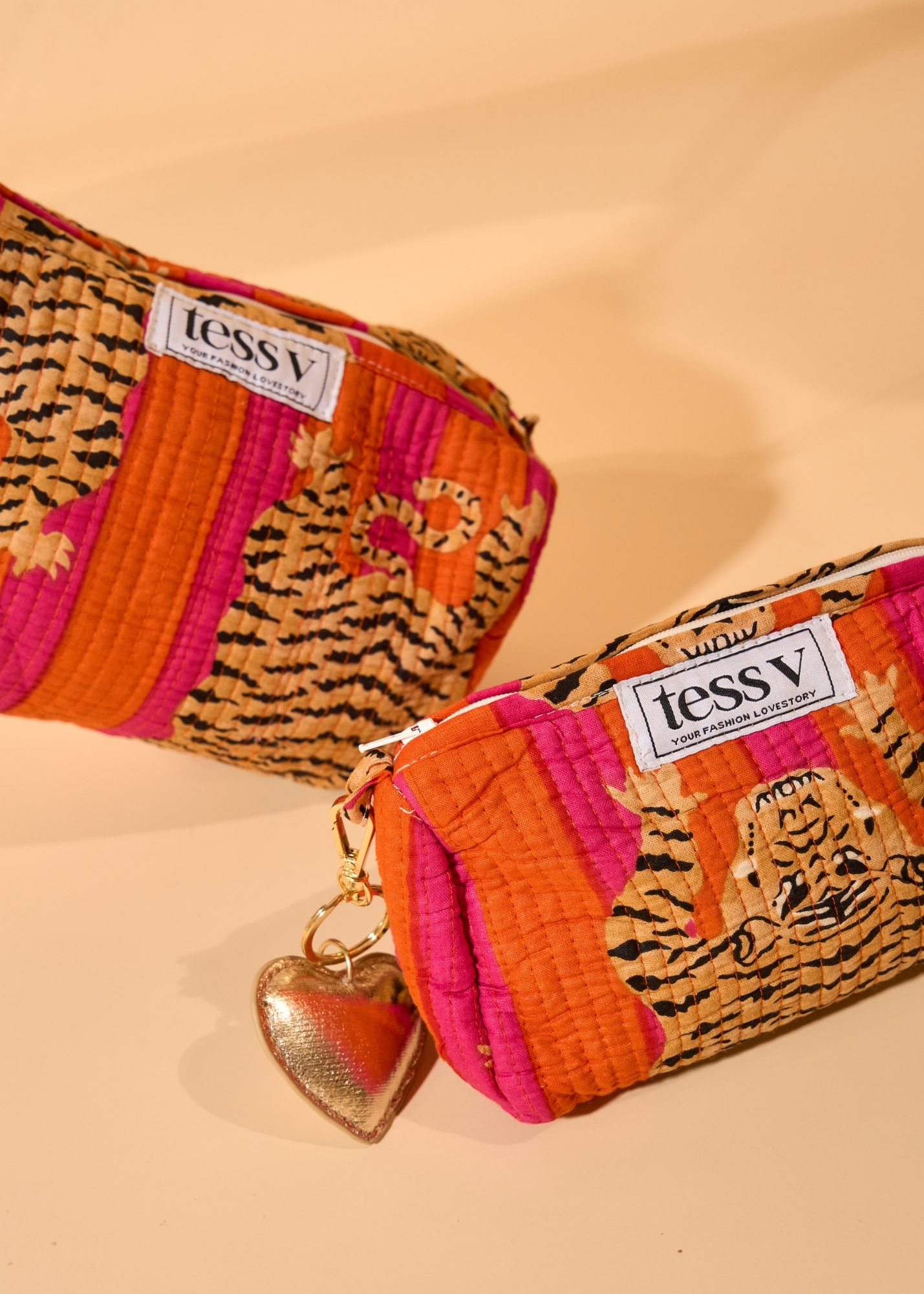 Amy toilettas medium