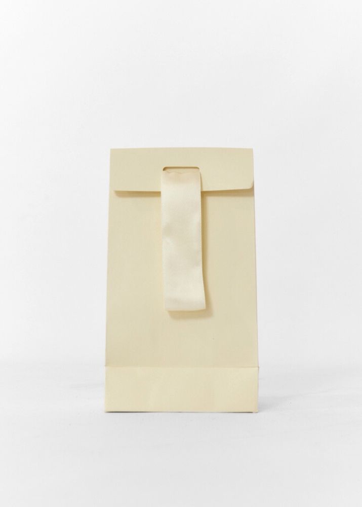 Flapbox klein creme 18 x 9,5 cm