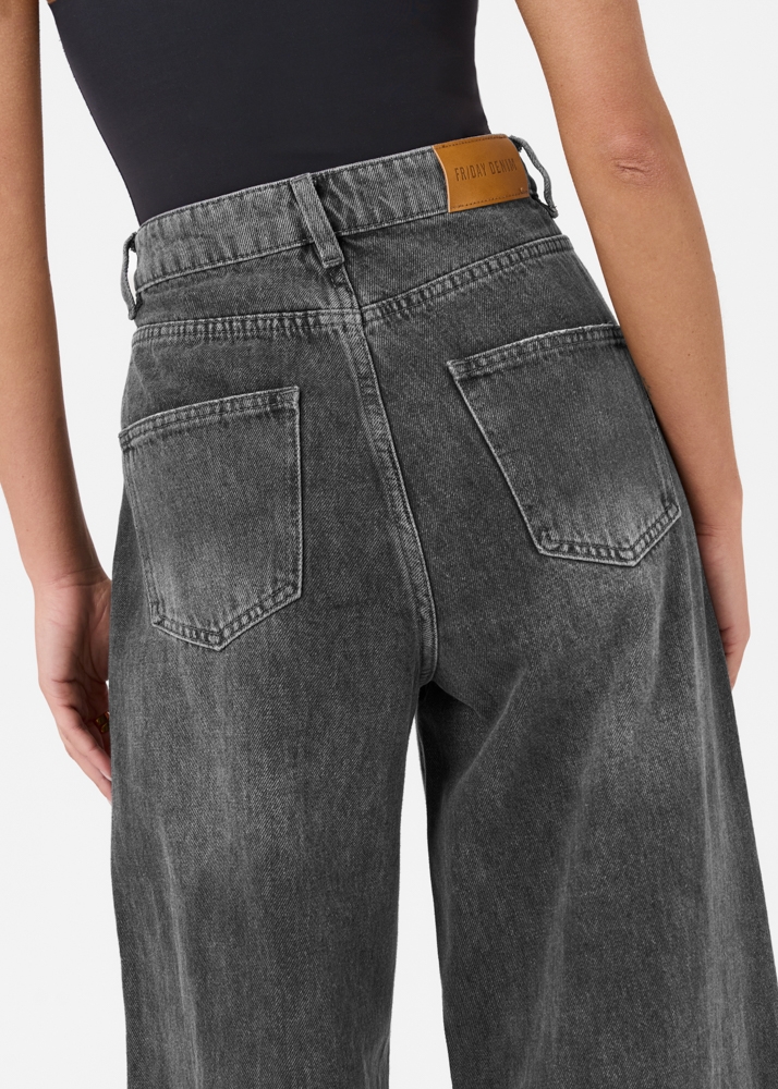 Wide leg classic jeans